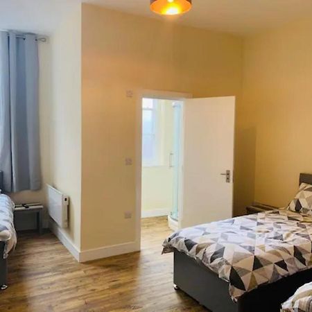 8 Fish Street, Budget City Centre Accomodation Лідс Екстер'єр фото