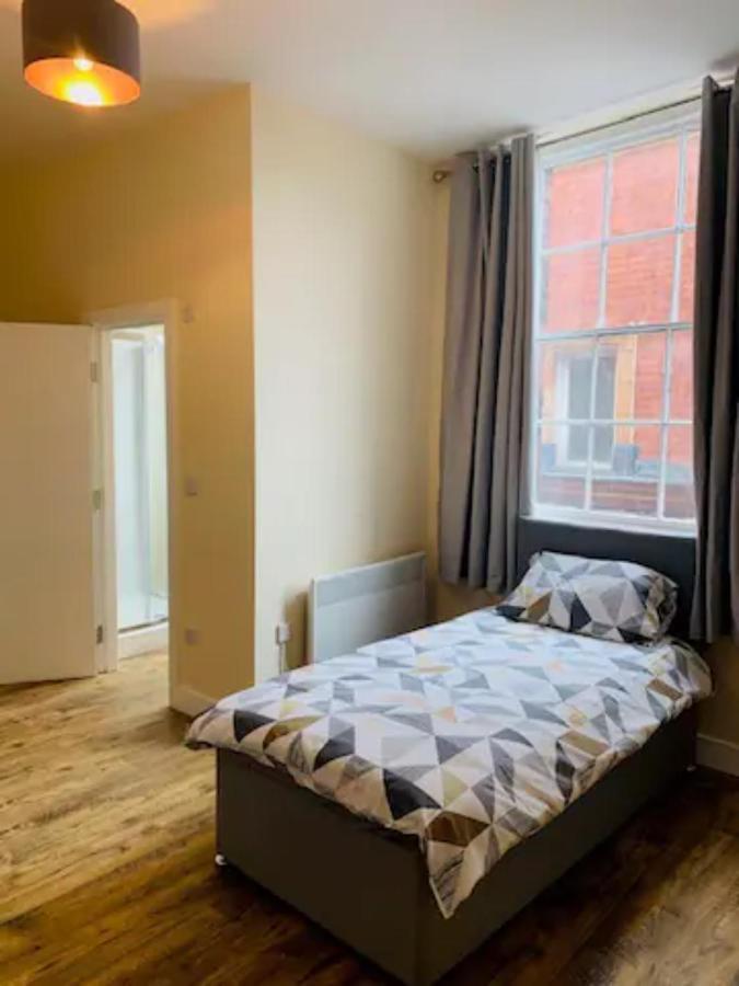 8 Fish Street, Budget City Centre Accomodation Лідс Екстер'єр фото
